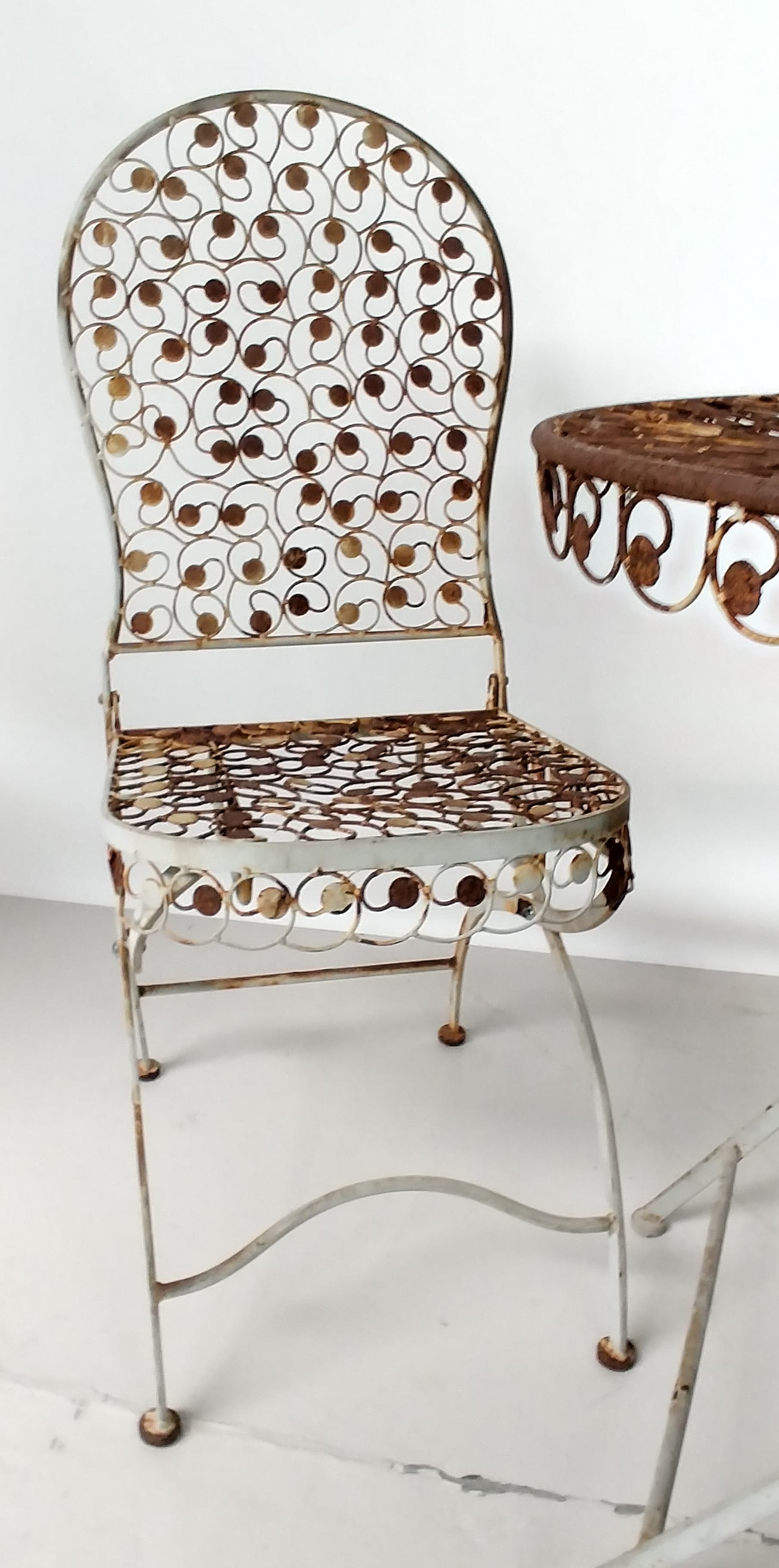 Set table and 2 garden chairs