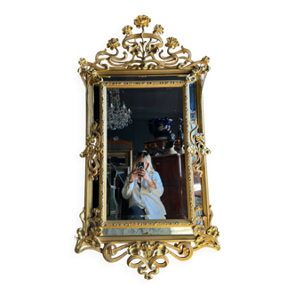 Miroir d’époque Art Nouveau en bois doré à la feuille d’or, fin XIXème