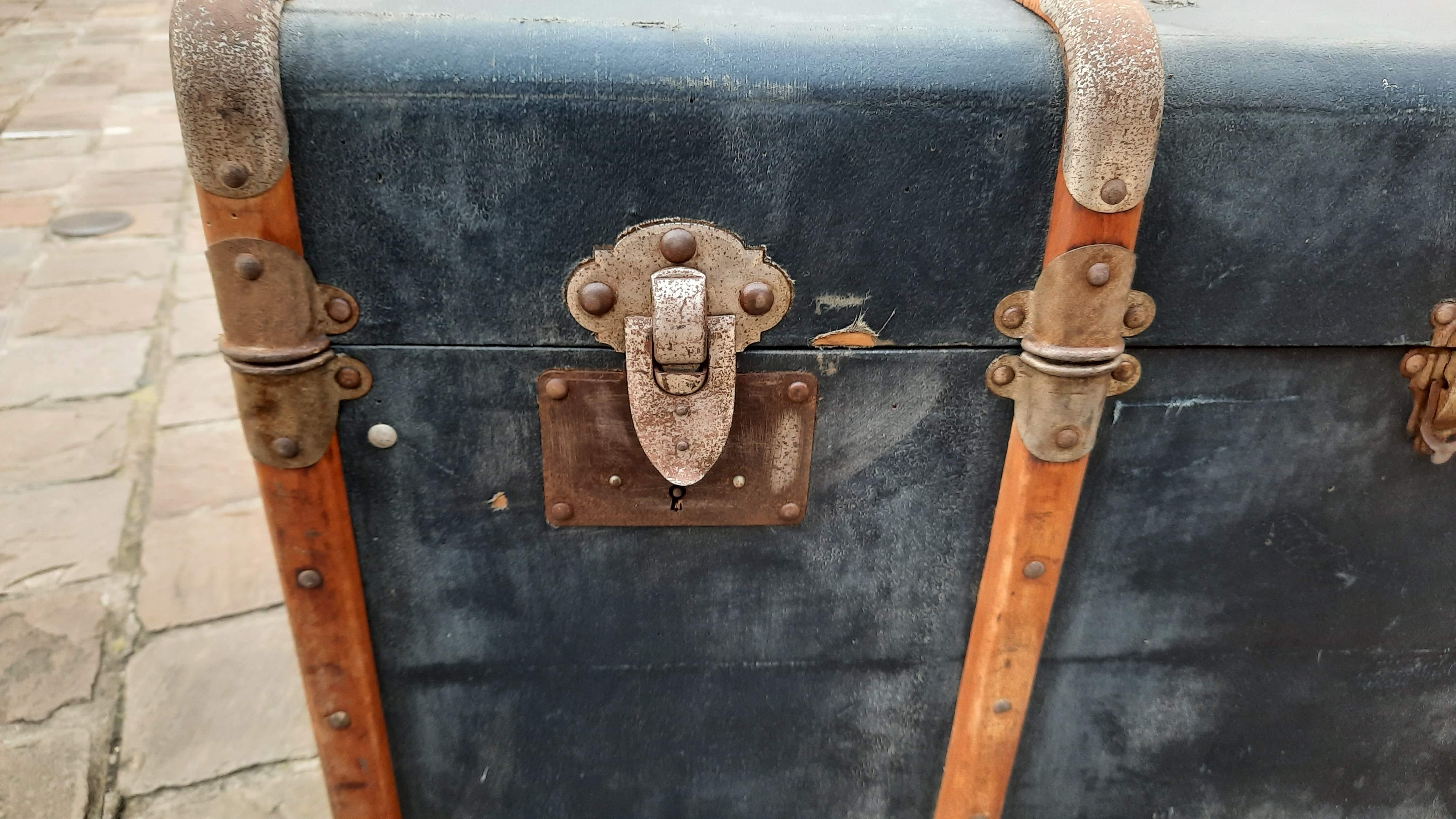 Travel trunk 1930