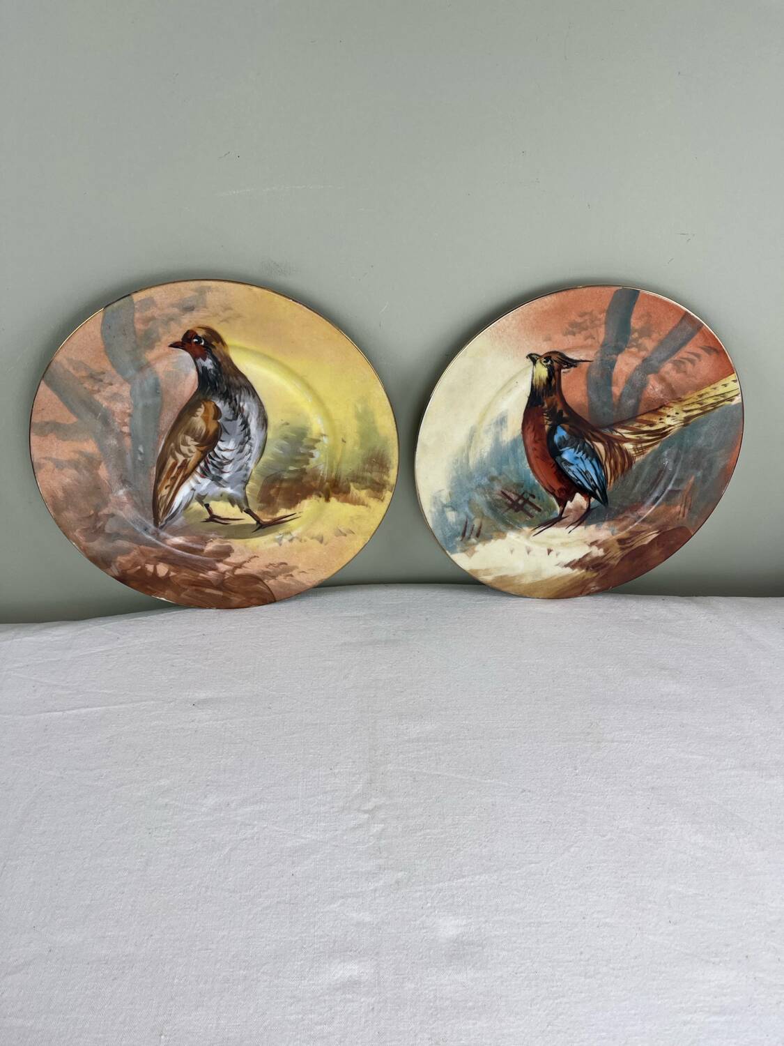 Set of decorative plates