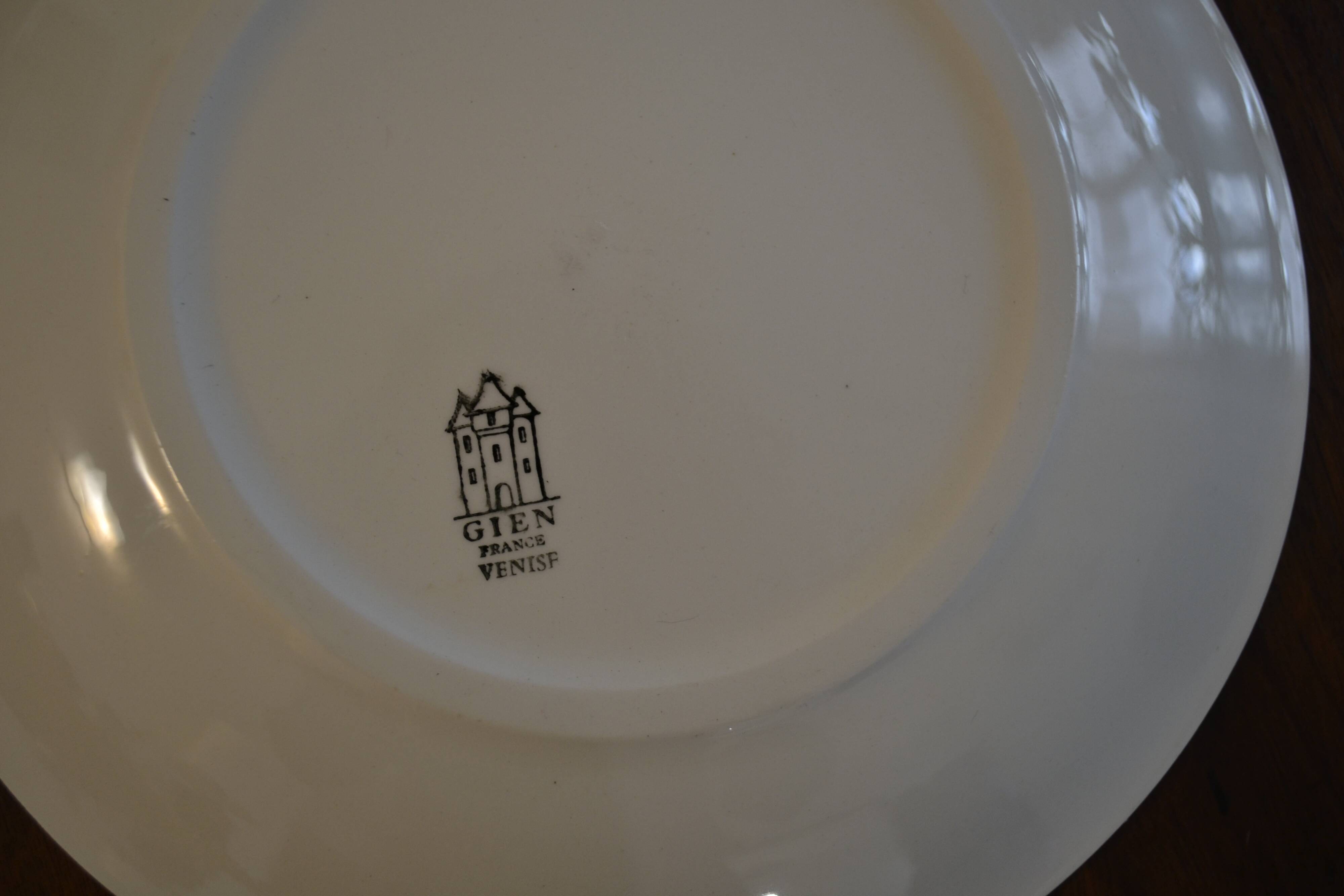 Assiette Gien à fleur modèle Venise