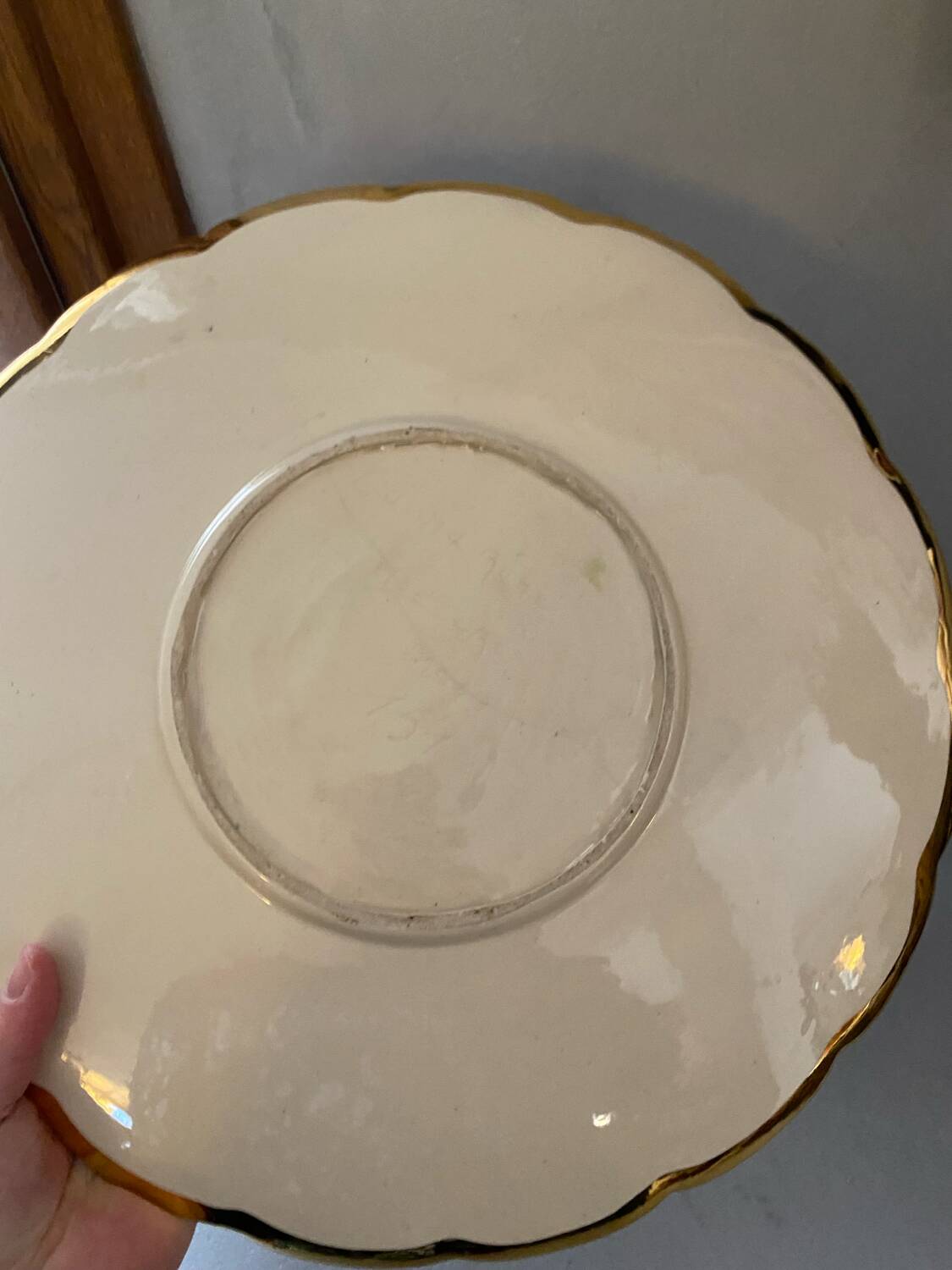 Large dish decorated with hand-signed rose gold