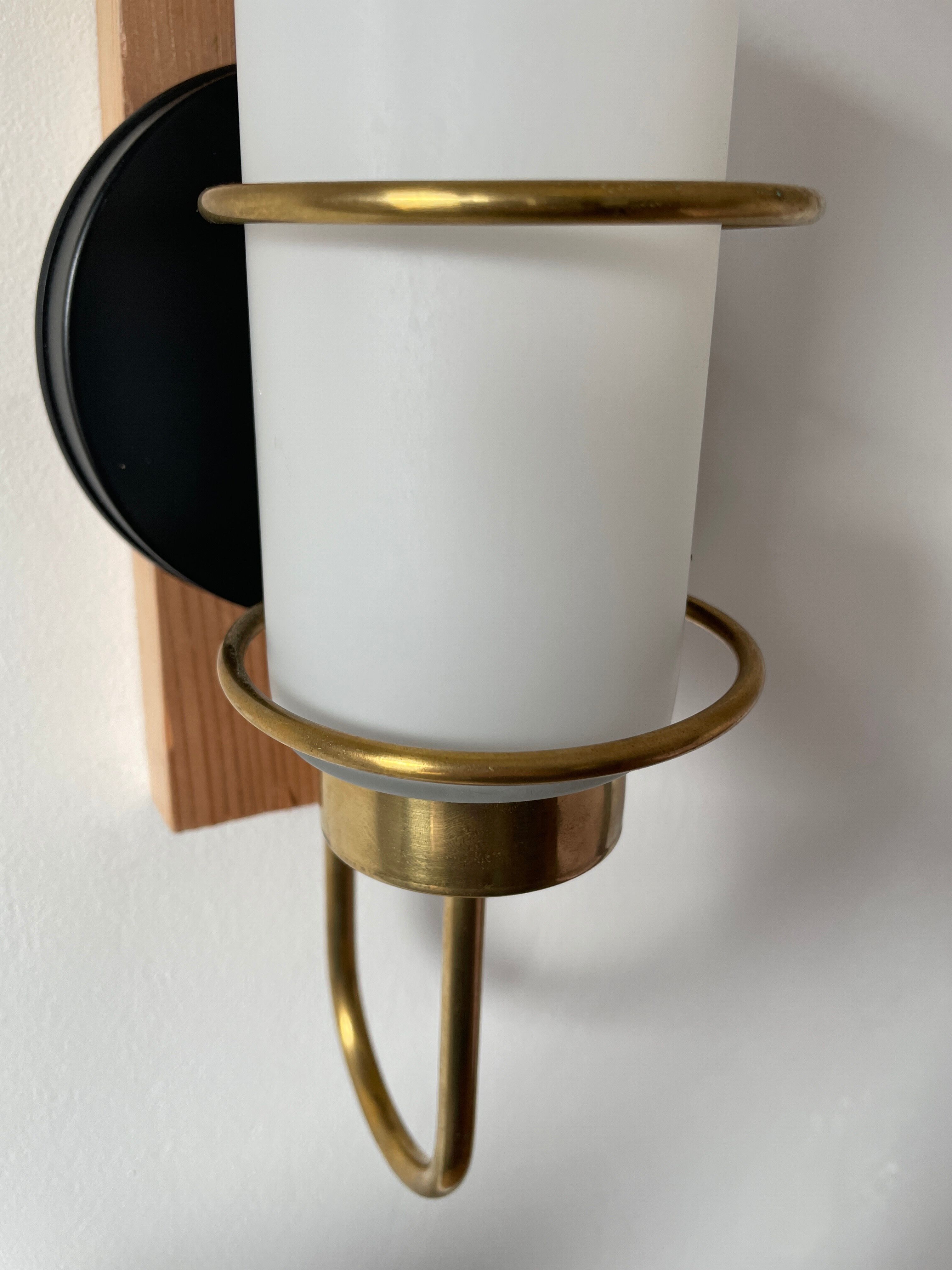 Opaline and brass wall lamp