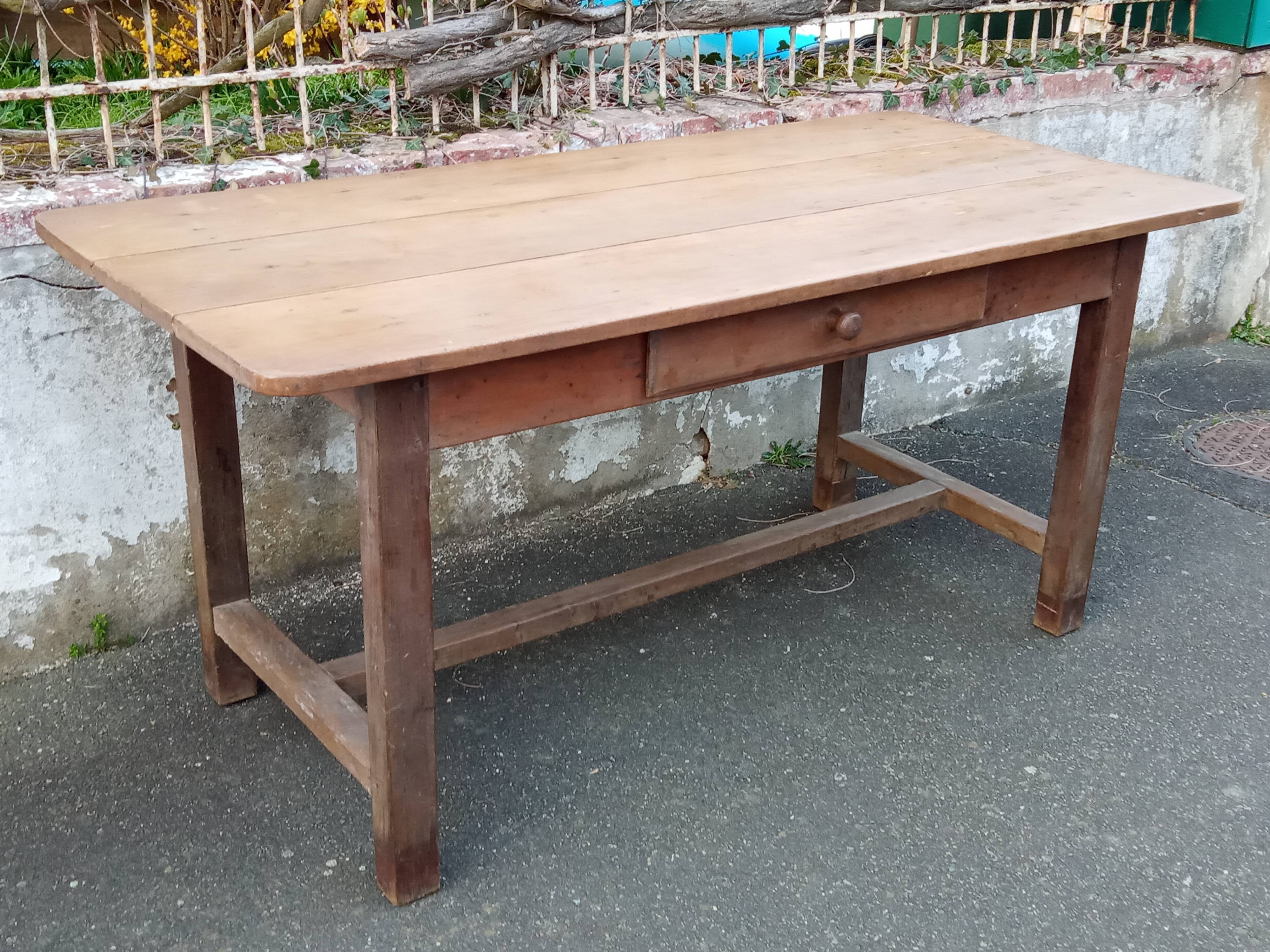 Old farmhouse table 6 people