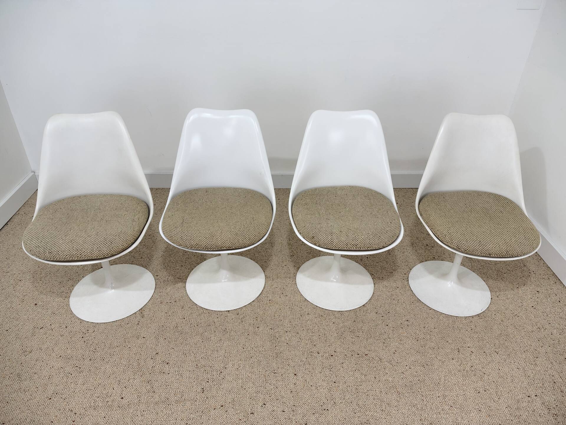 Set of 4 Tulip chairs by Knoll – Eero Saarinen – 1960s/70s