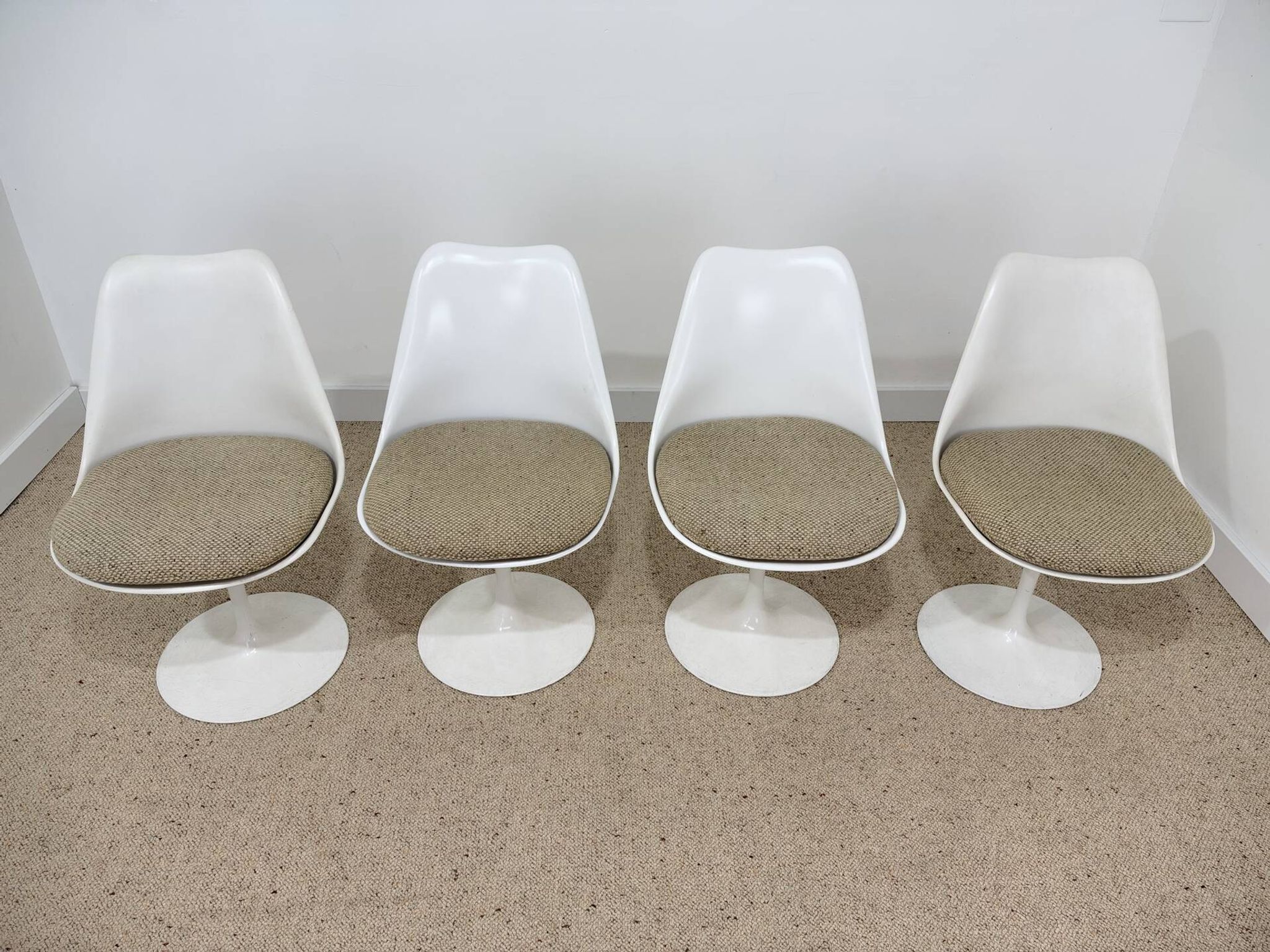 Set of 4 Tulip chairs by Knoll – Eero Saarinen – 1960s/70s