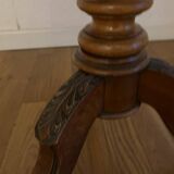 Oval pedestal table