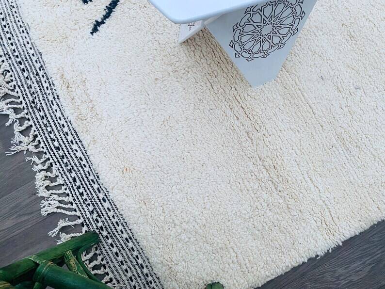Traditional Moroccan Rug 200cm x 300cm