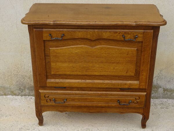Petit buffet en chêne, 1 porte basculante et 1 tiroir