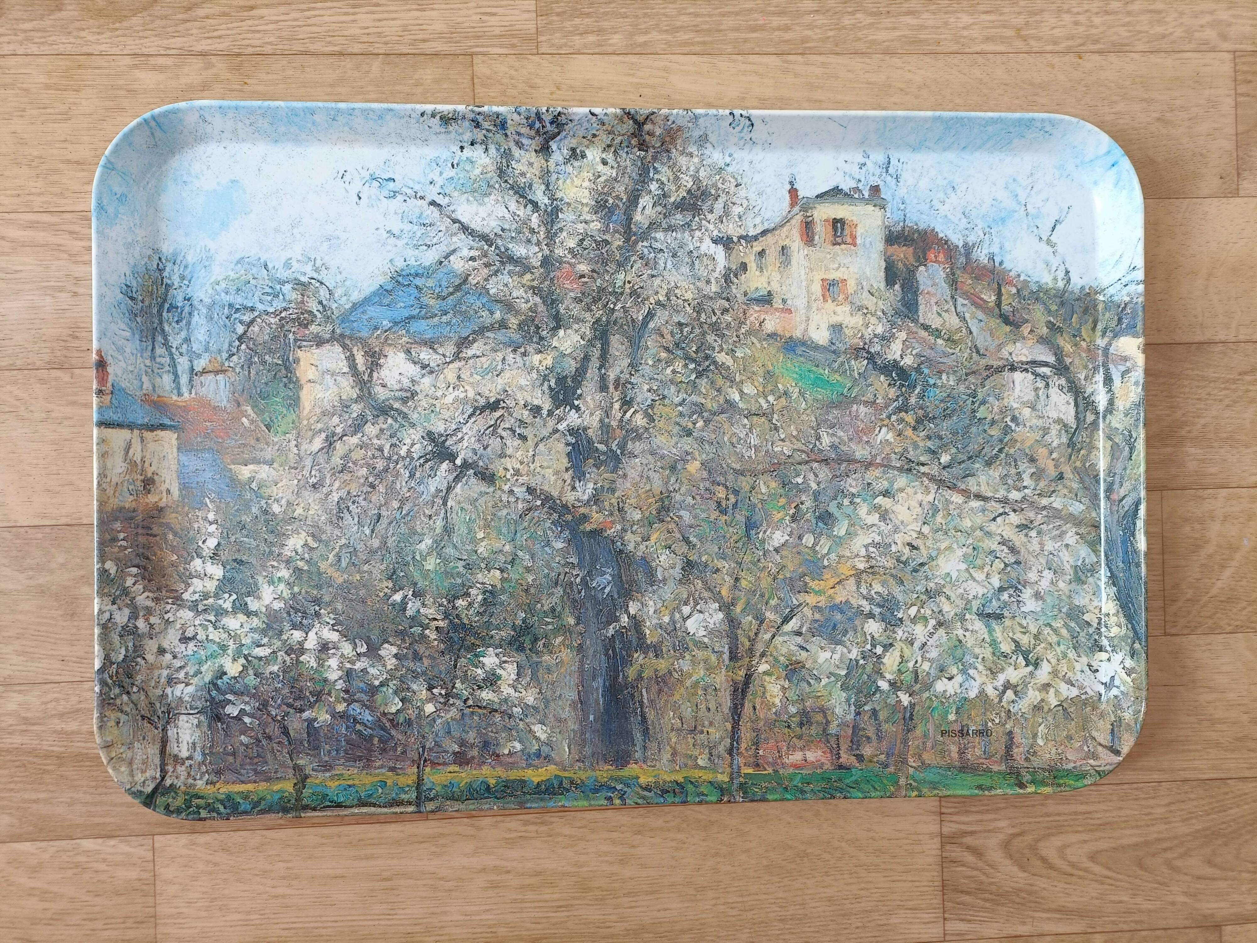 Plateau Mebel - Pissaro