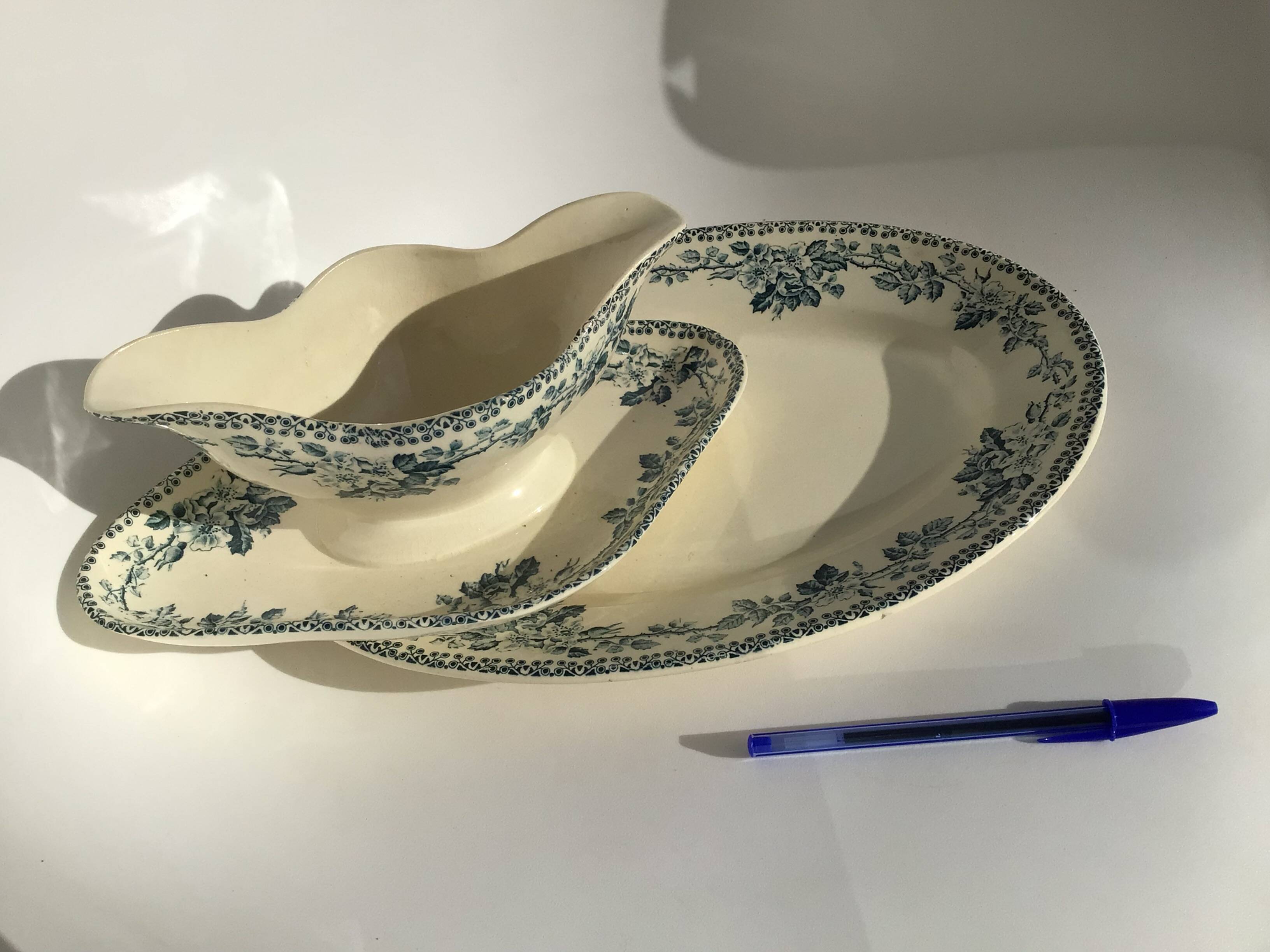 Terre de Fer Guadeloupe Debray gray blue dish