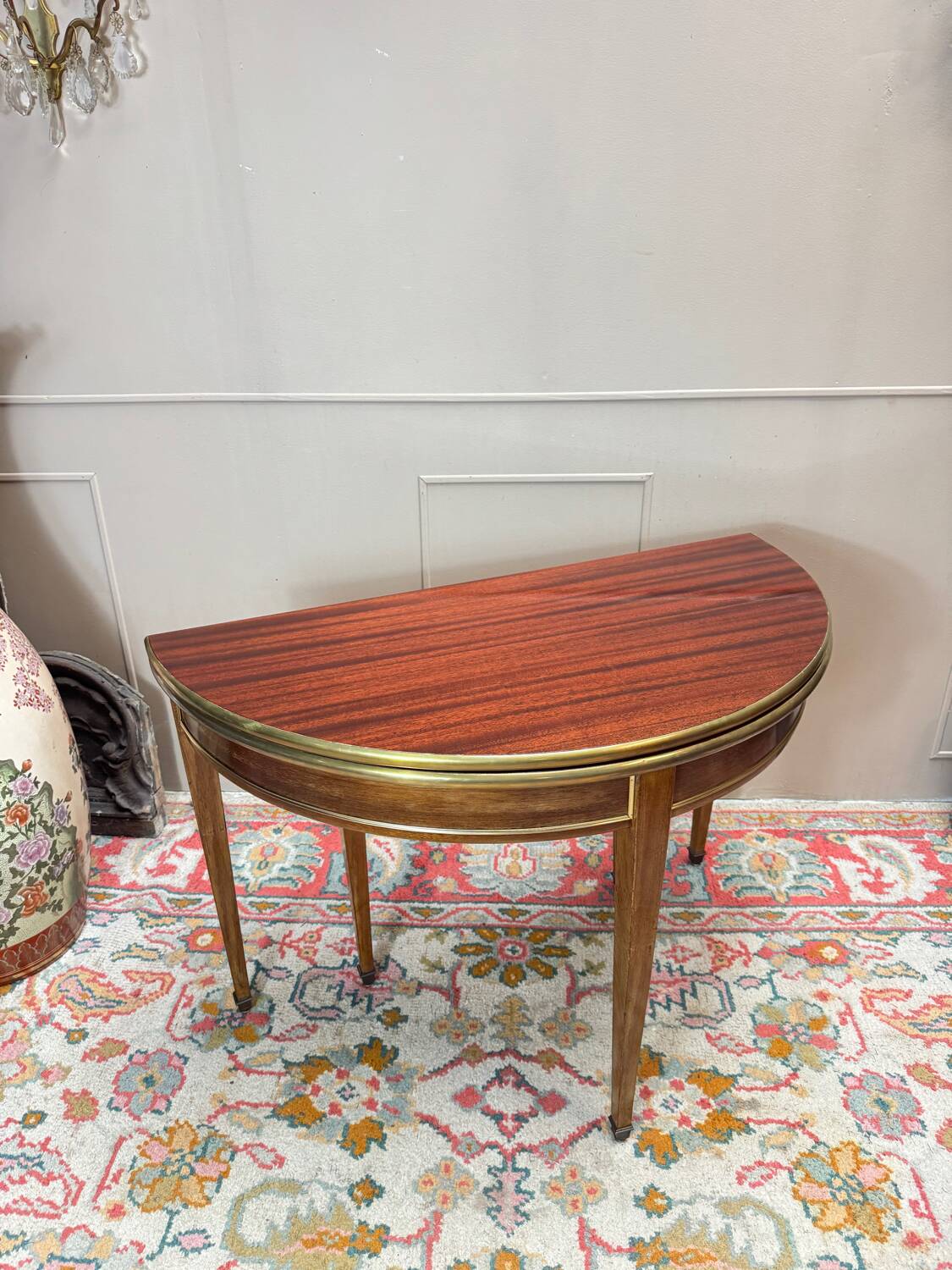 Table demi lune formant console et table de salle à manger en acajou d