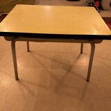 Table en formica jaune, années 1960