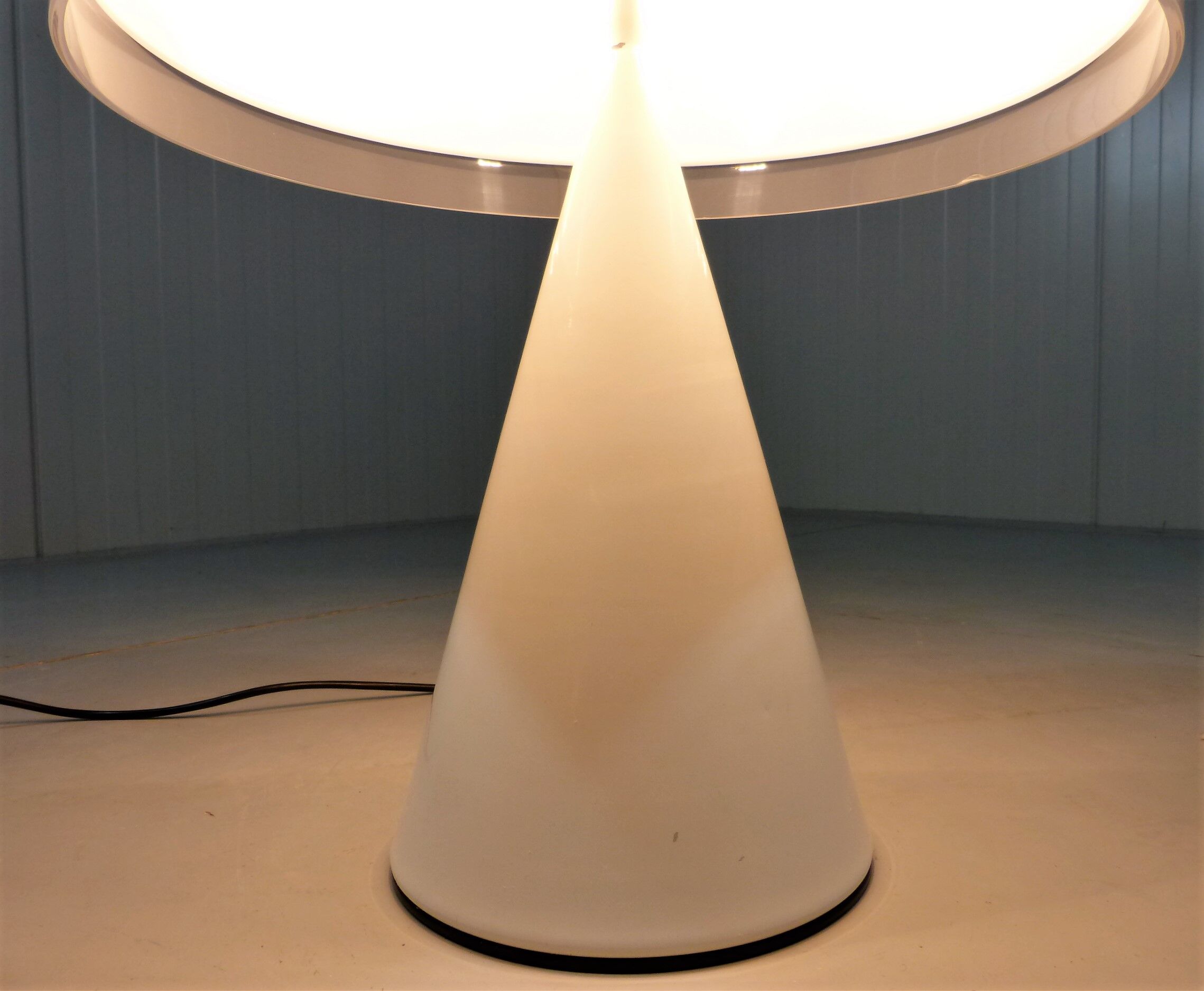 Baobab table lamp by iGuzzini XXL Model 4044 1978-1982
