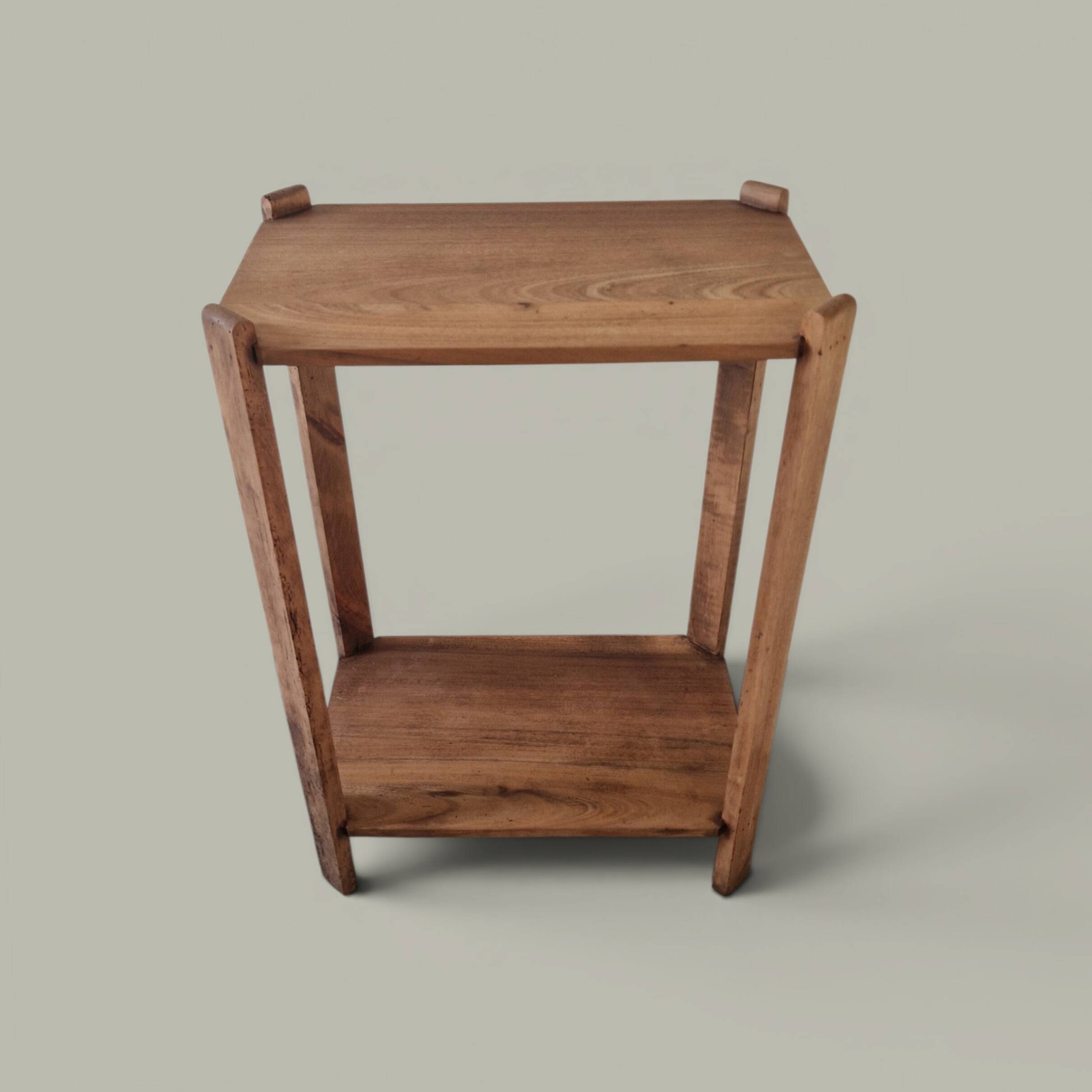 Table d’appoint sculpturale en bois massif – Ligne minimaliste - 1940