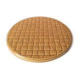 Yellow trivet with ceramic grid patterns