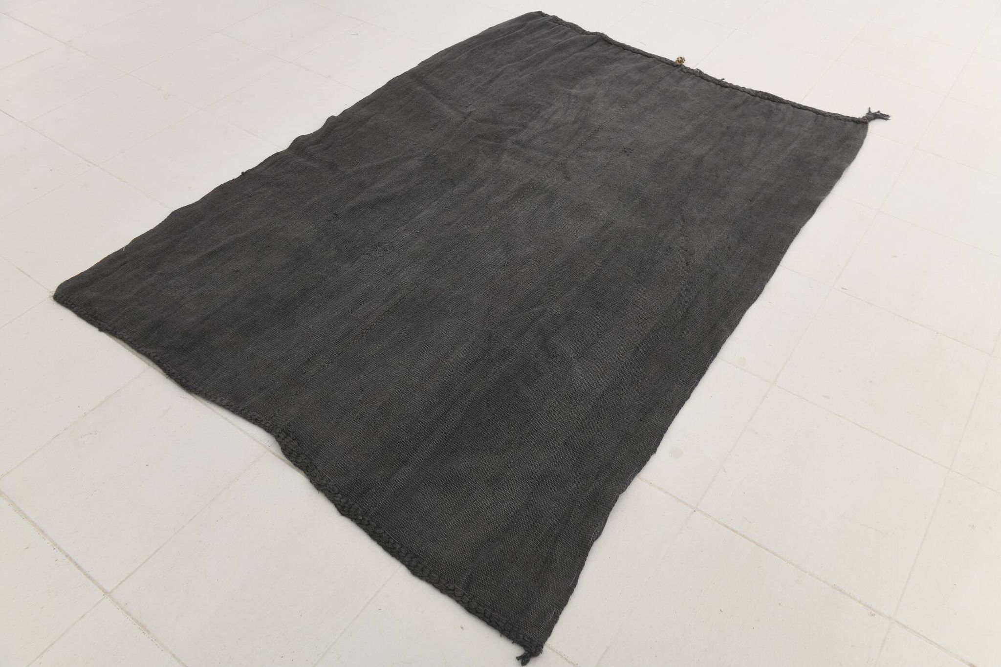 Tapis Kilim doux anthracite gris grande surface pour chambre, 147x205 cm