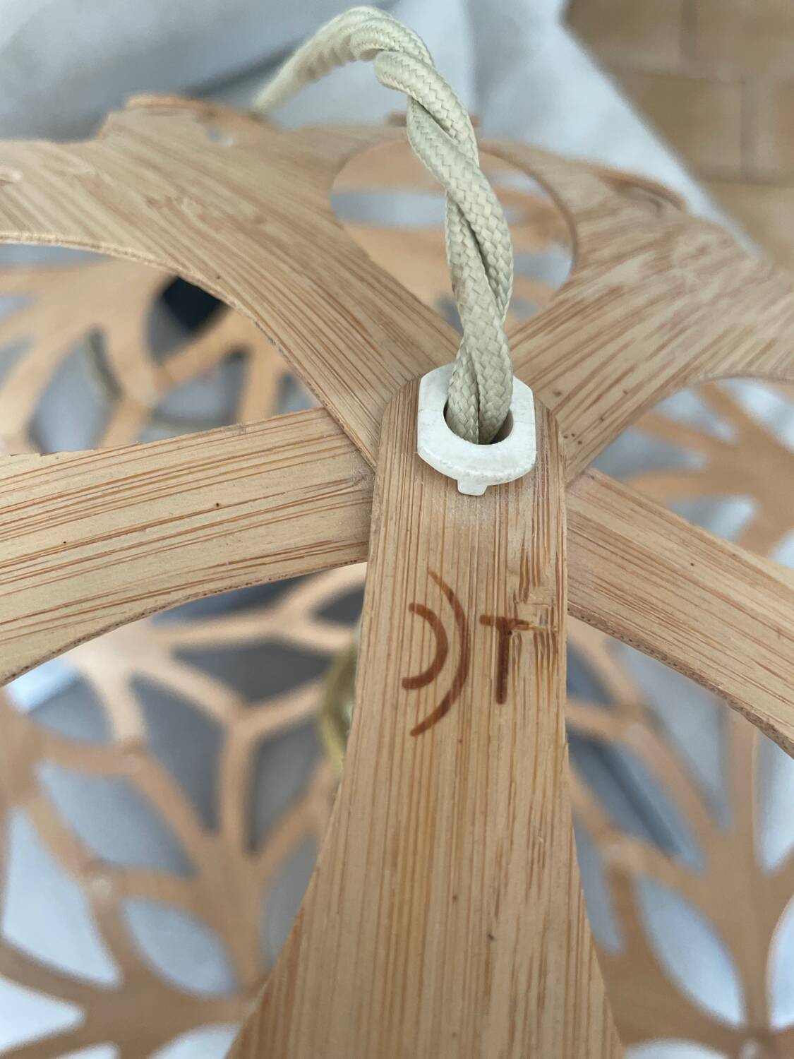 Suspension florale naturelle de David trubridge