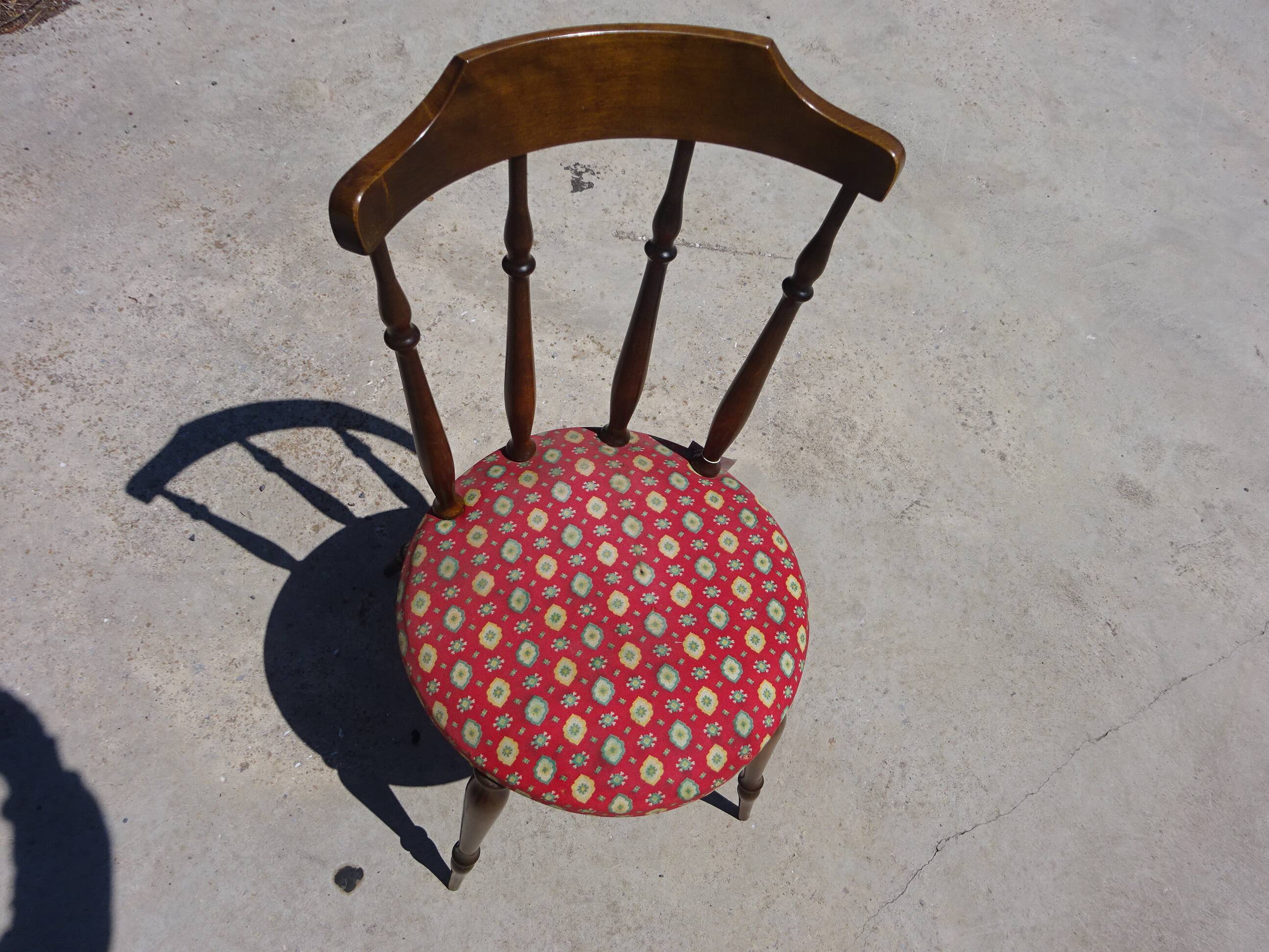 Chairs with splayed legs, vintage models