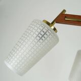 Lustre en teck, laiton et verre à 8 lumières de style sputnik des années 1960.