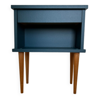 Table de chevet pieds fuseaux, restaurée
