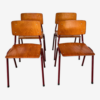 Lot de 4 chaises d'école bois miel et acier rouge, Pays-Bas, années 70