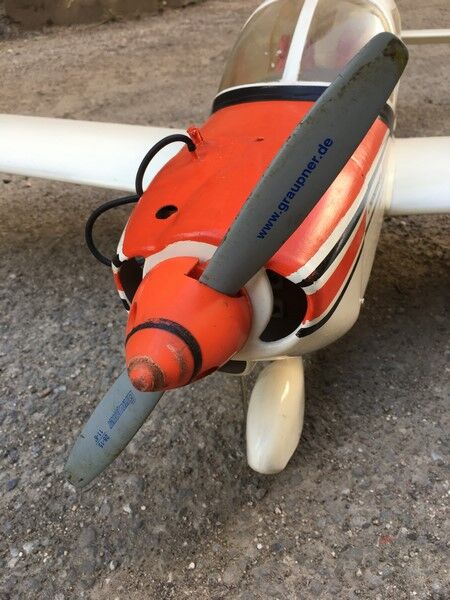 Airplane model
