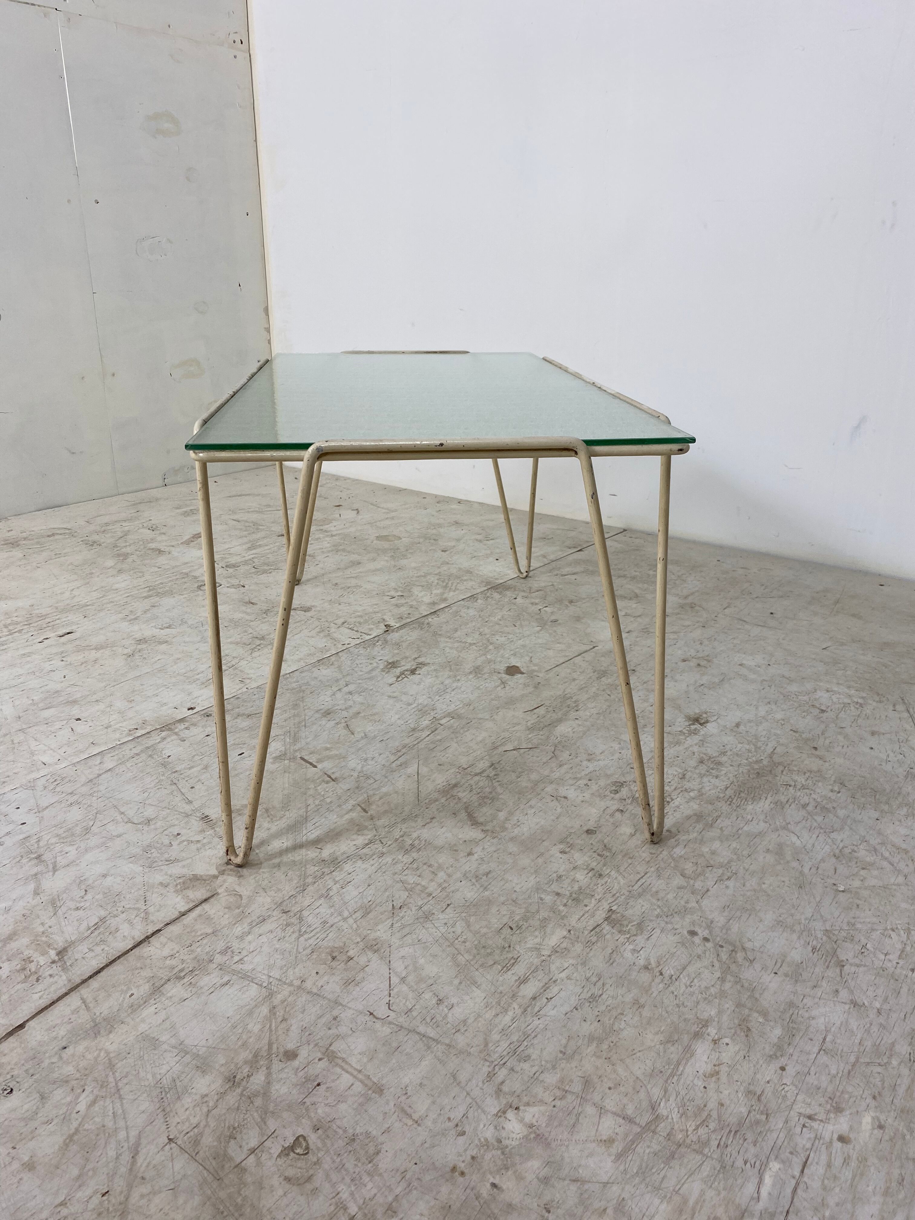 Table basse moderne vintage avec pieds en épingle à cheveux, années 1950