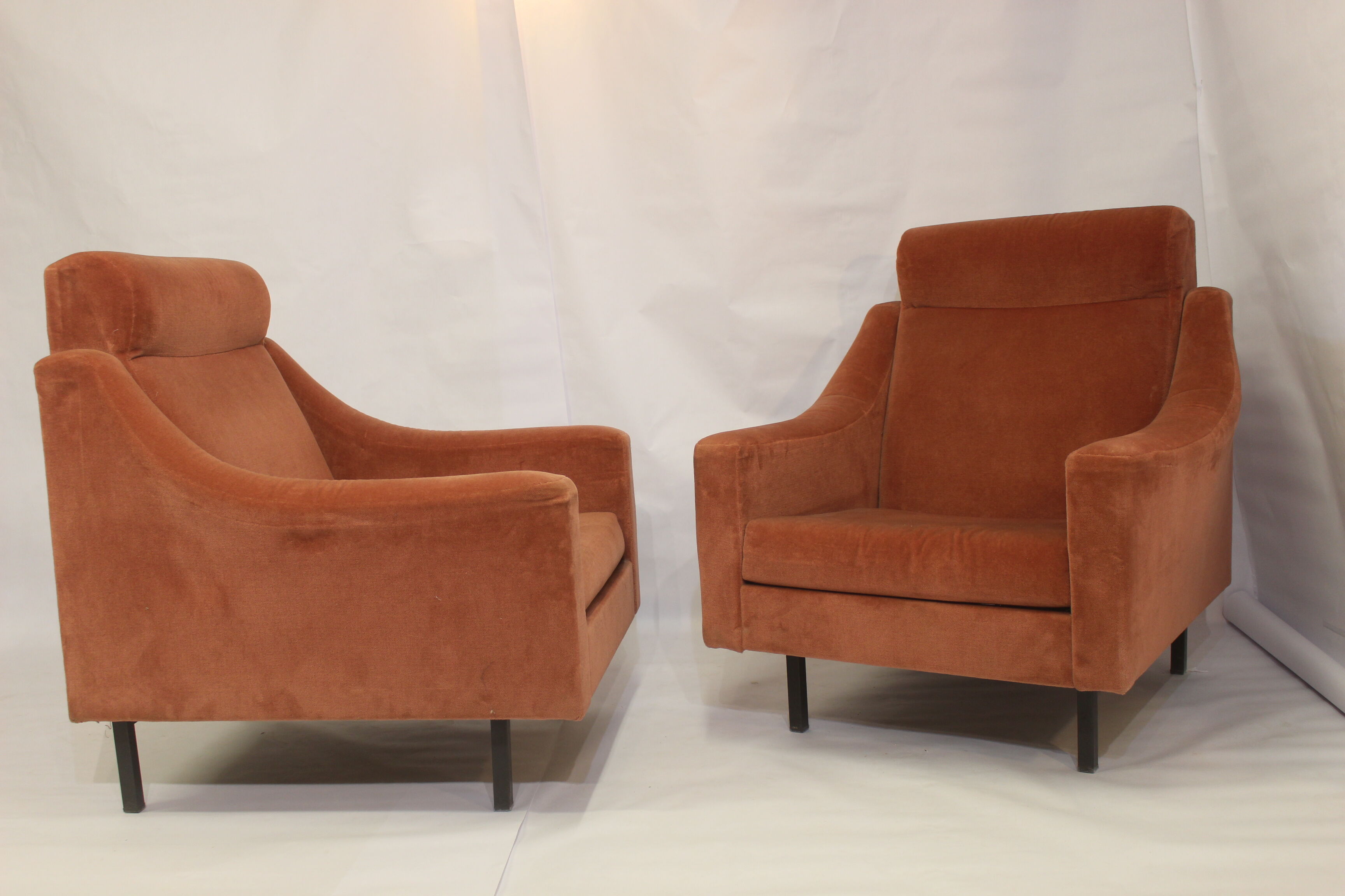 Paire de fauteuils cube en velours style Italien années 70