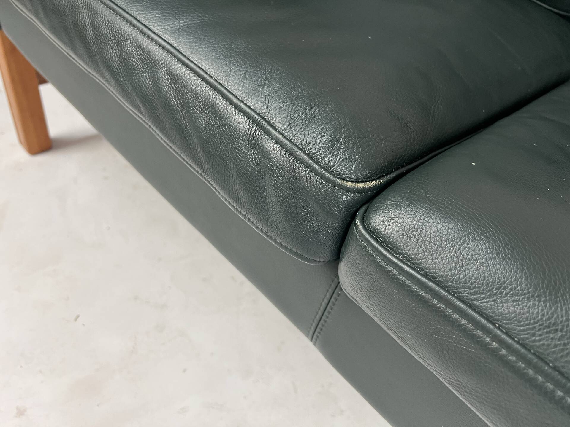 Danish leather sofa couch by Skippers furniture 70s 80s Design