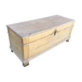 Louis XIII style oak chest