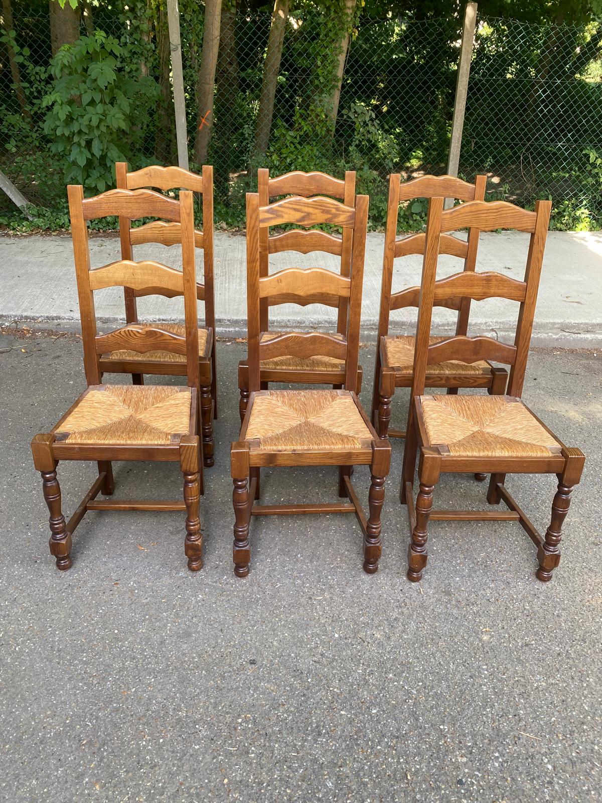 6 solid wood and straw chairs with high farmhouse-style backs