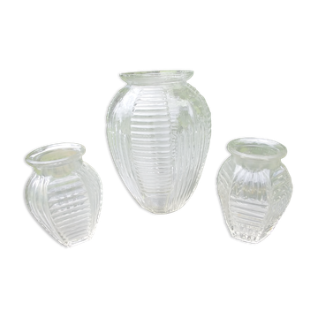 Lot de trois vases en verre moulé ancien années 50/60 made in france
