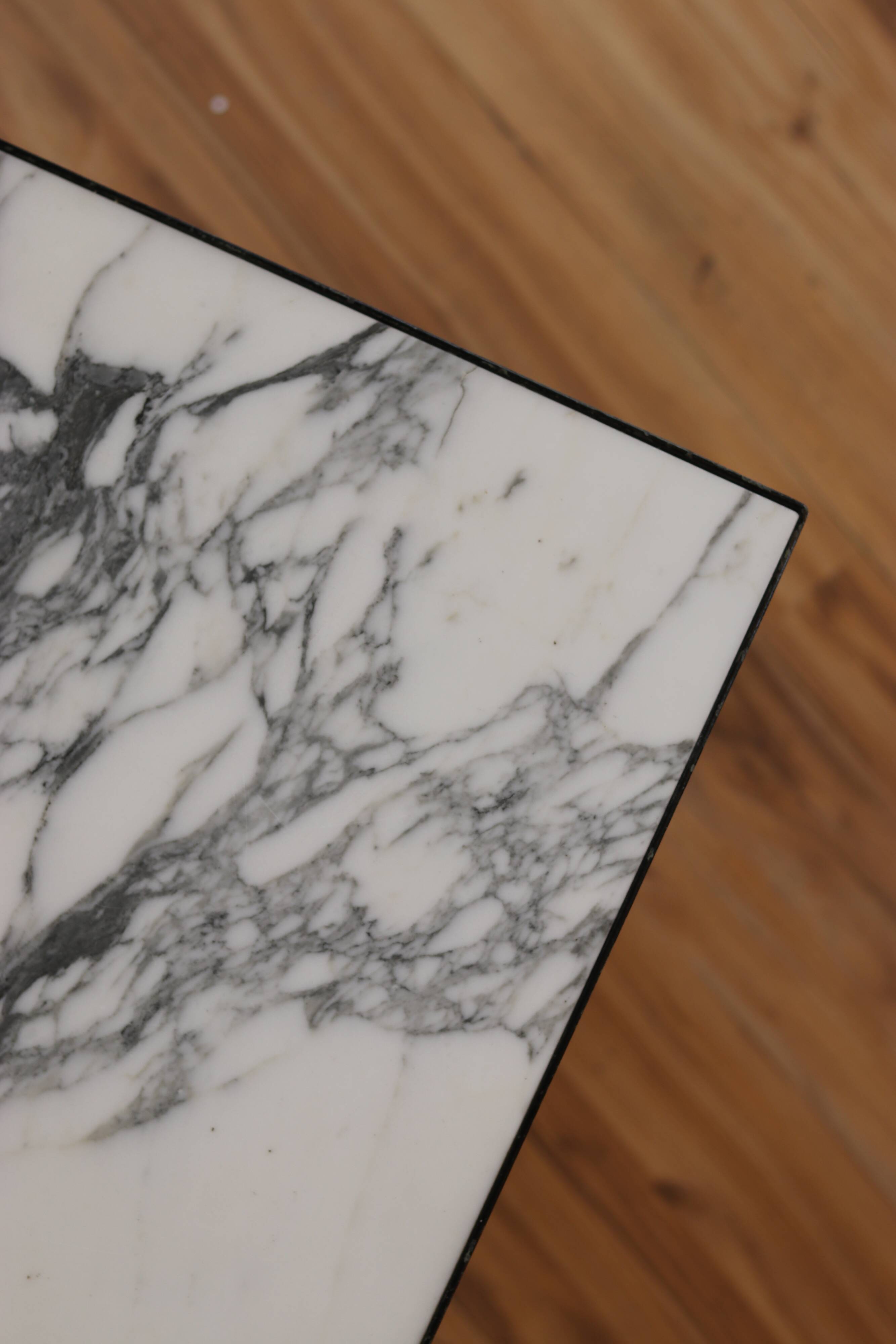 Rectangular coffee table in black lacquered metal and Arabescato marble