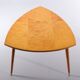 Table basse triangle en bois d'érable années 1950 hollande