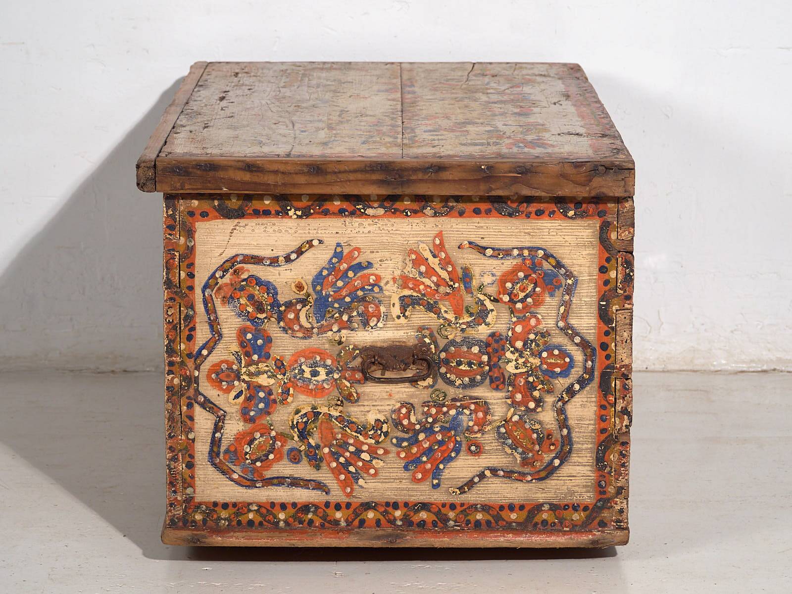 Antique hand-painted folk-style trunk (c.1880) #14