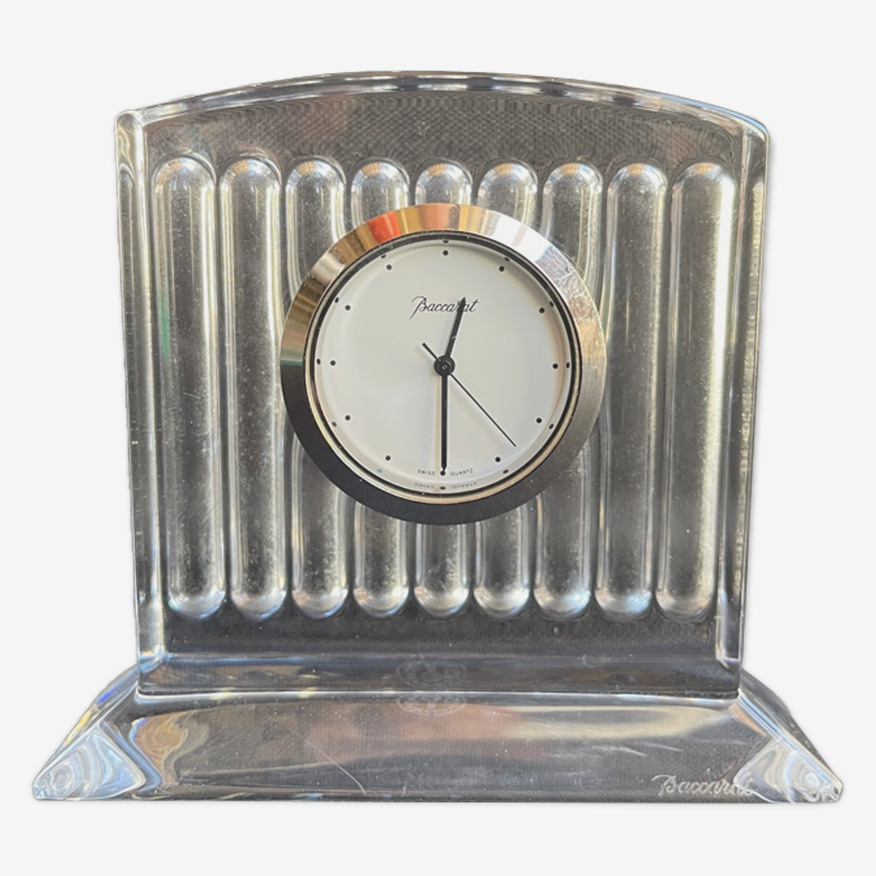 Pendule de table - Cristal clair pressé moulé Baccarat - Seconde moitié du  XXe siècle | Selency