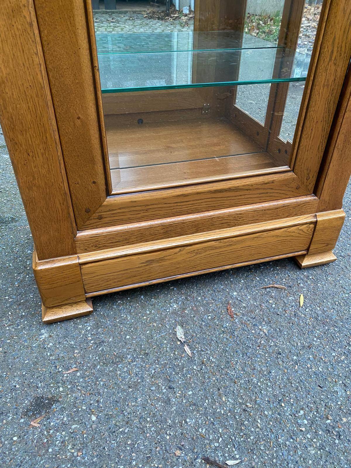 Louis Philippe illuminated display cabinet in solid oak from the 20th century