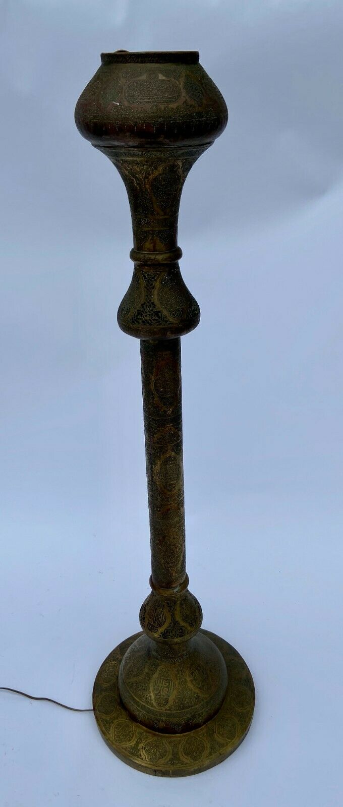 Oriental brass lamppost severe late 19th beautiful patina