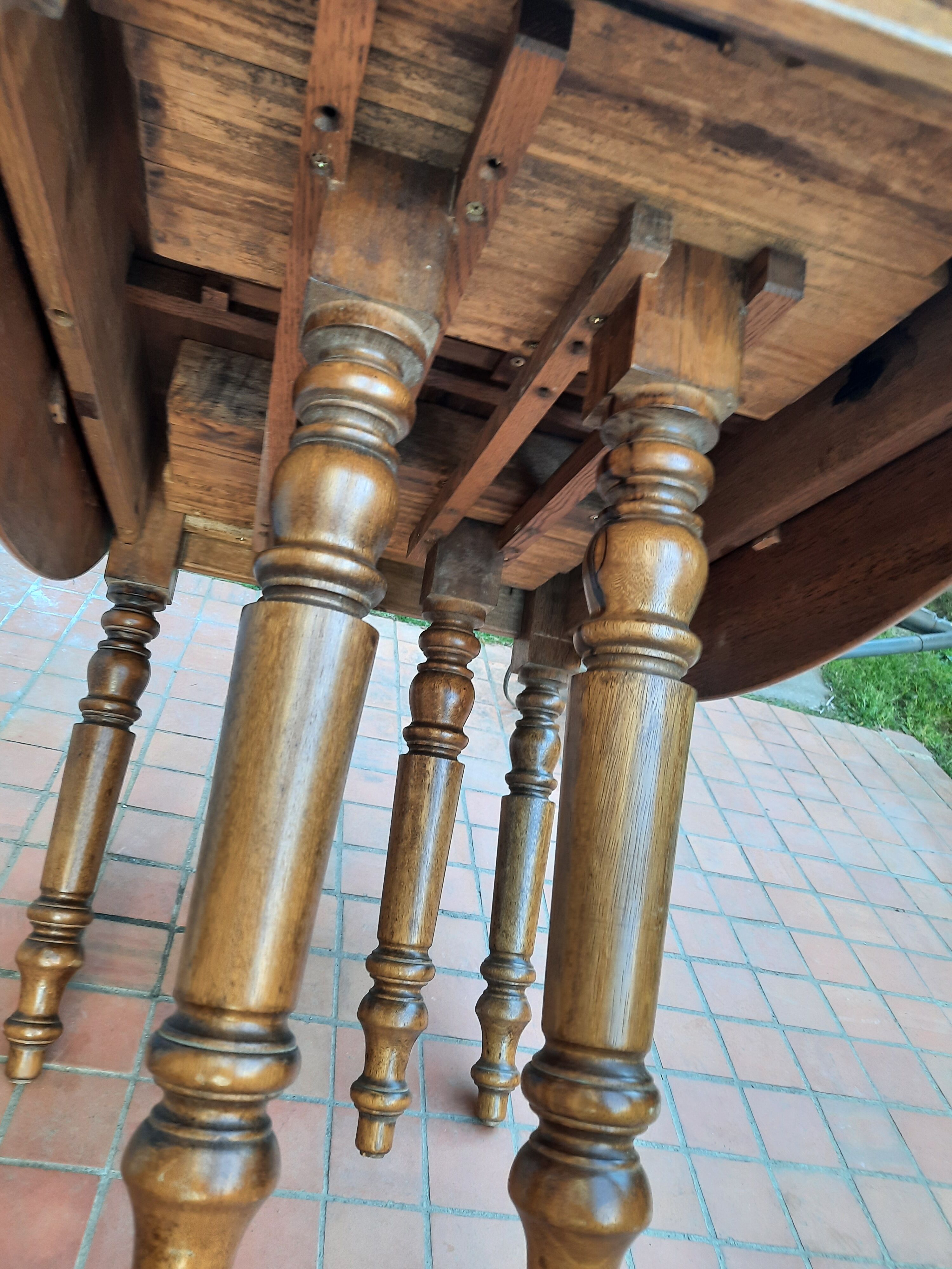 8-foot shutter table