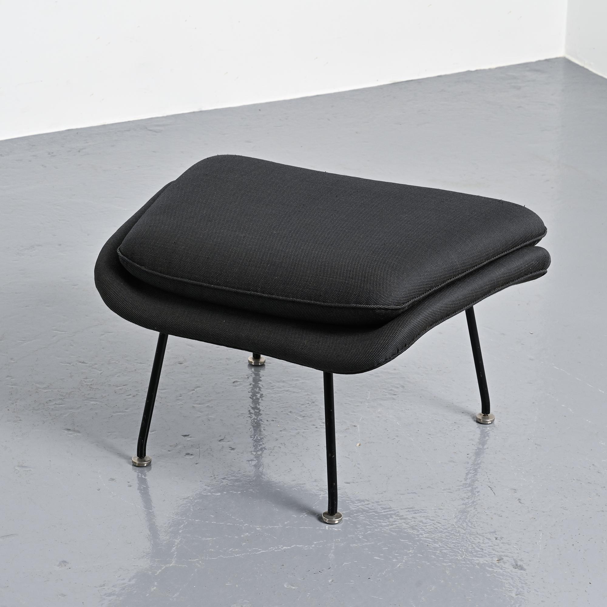 Womb Chair 2nd edition by Eero Saarinen, Knoll around 1970