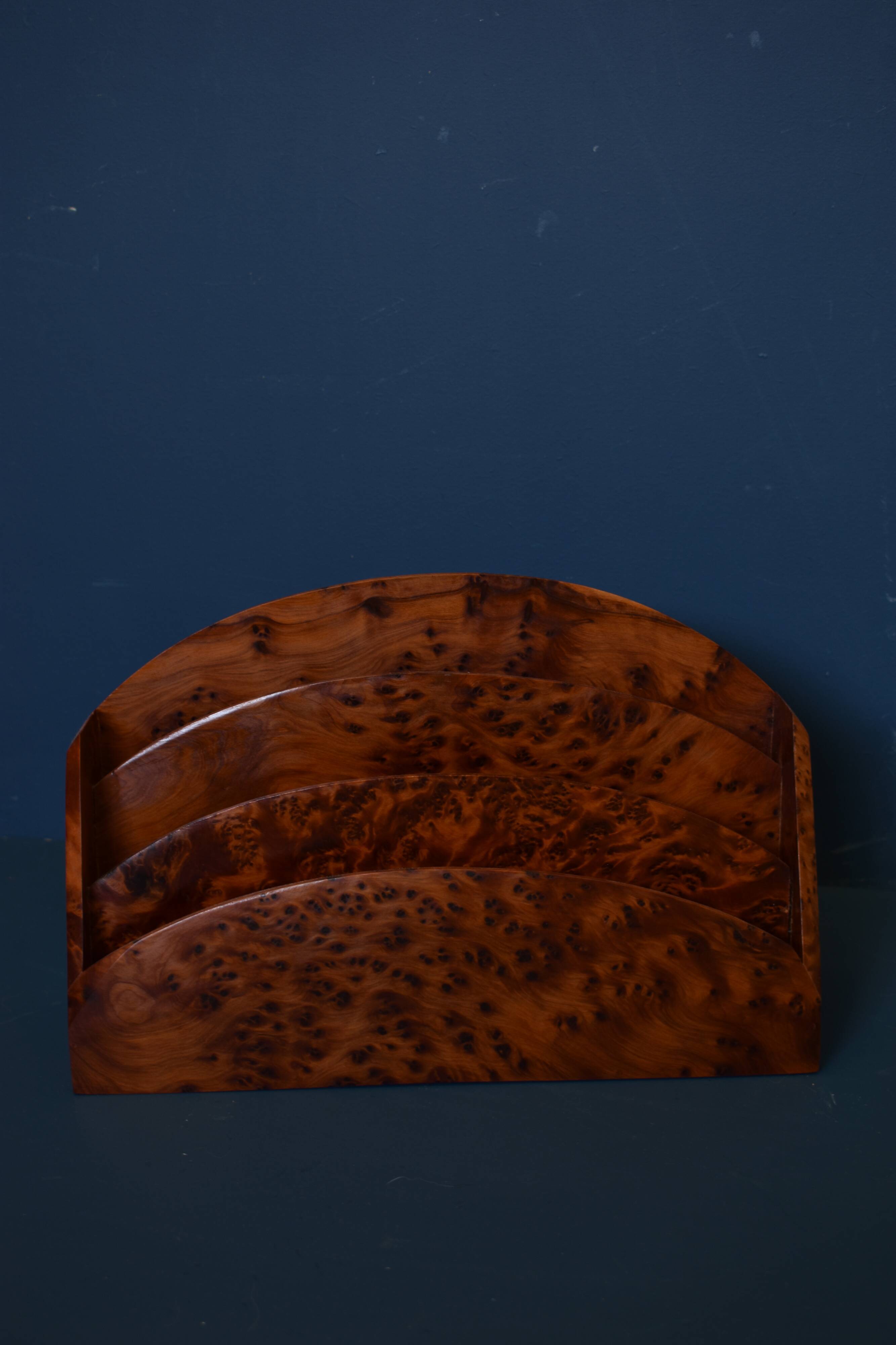 Porte-lettres en loupe d'orme