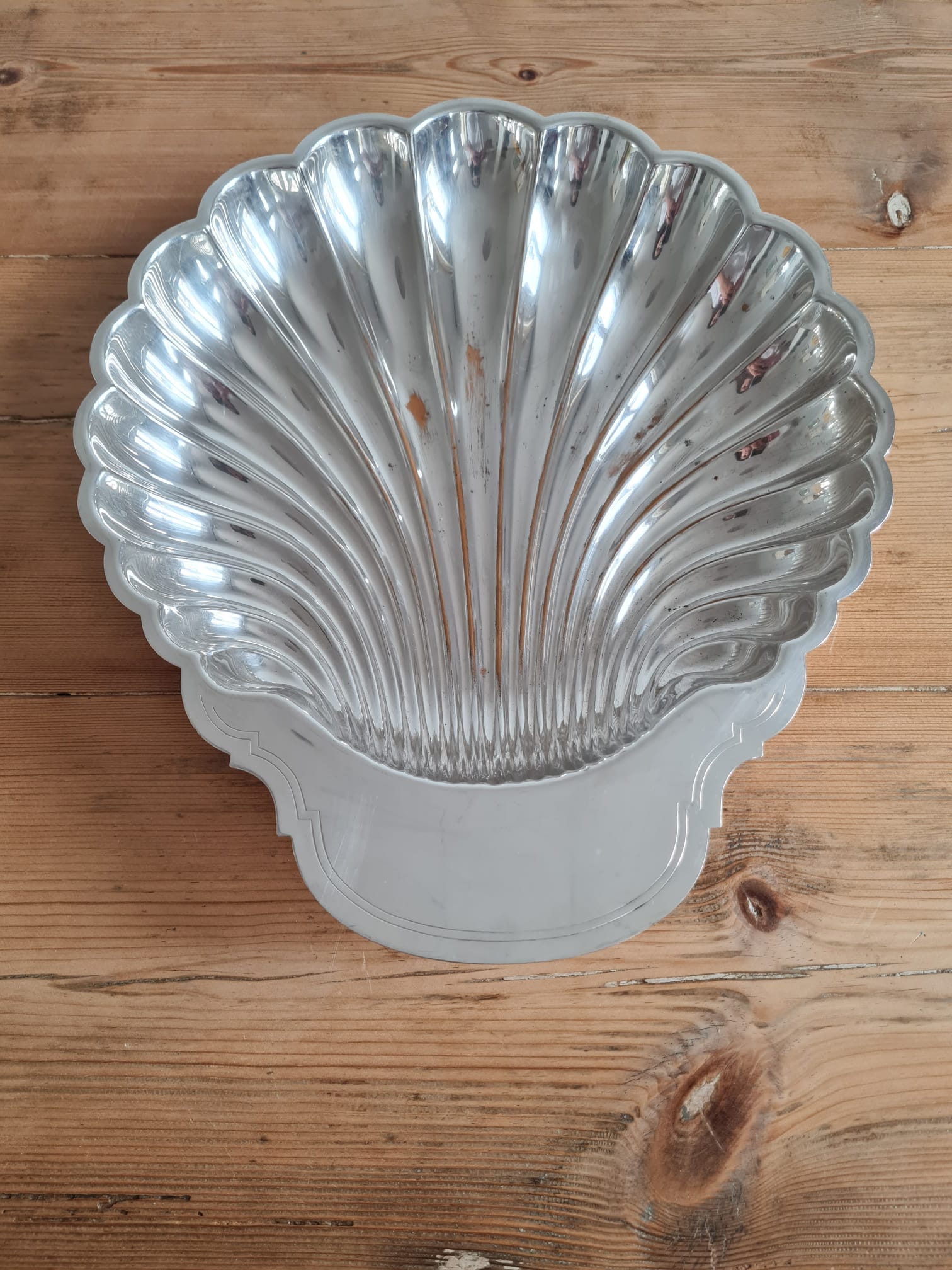 Silver metal dish shell w.rogers