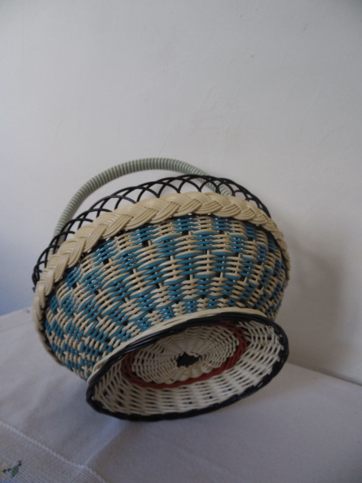 Fruit basket scoubidous 70's