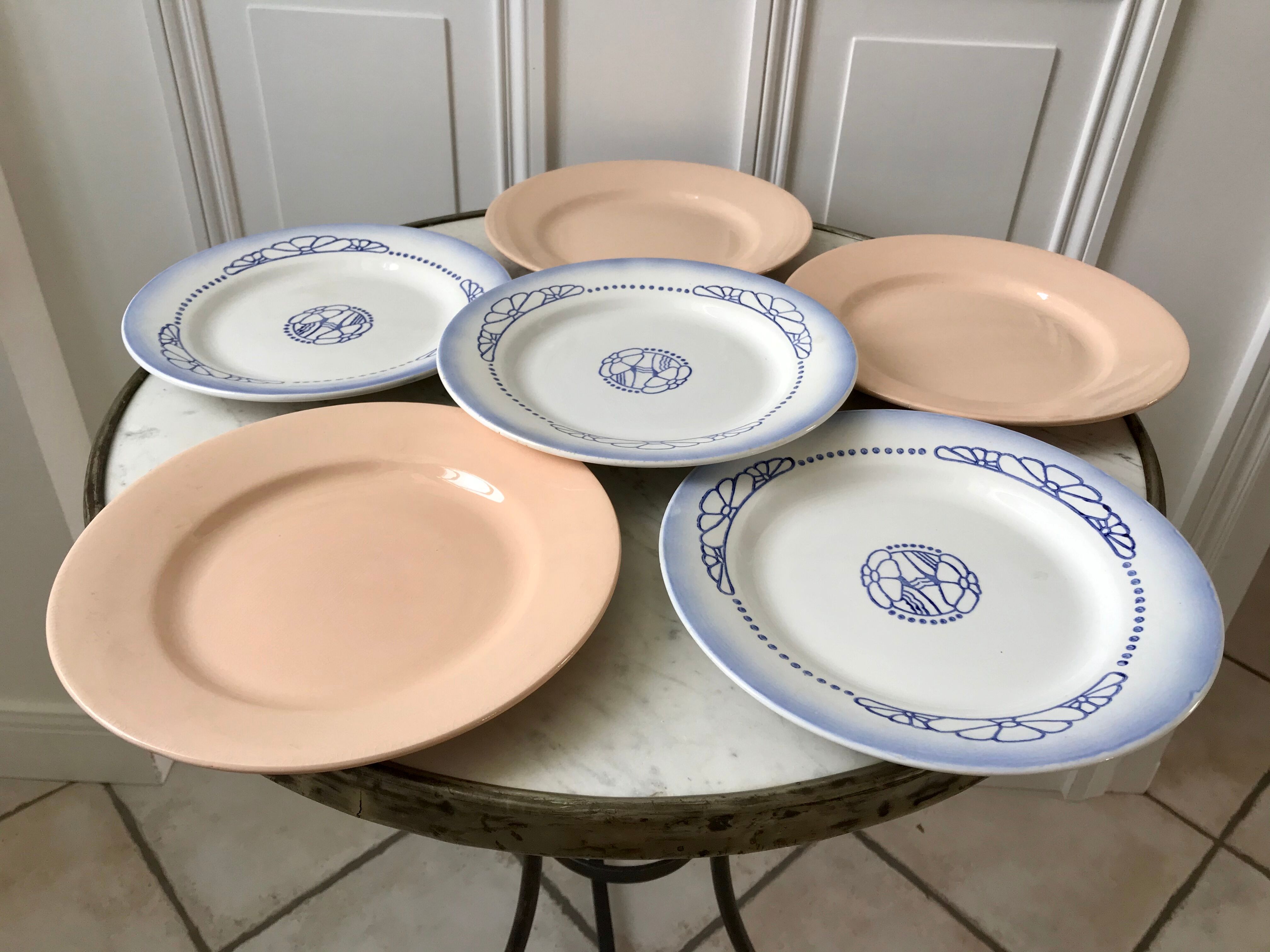 Lot de 6 assiettes plates dépareillées Digoin Sarreguemines  "Arroux" et rose poudré années 30-40