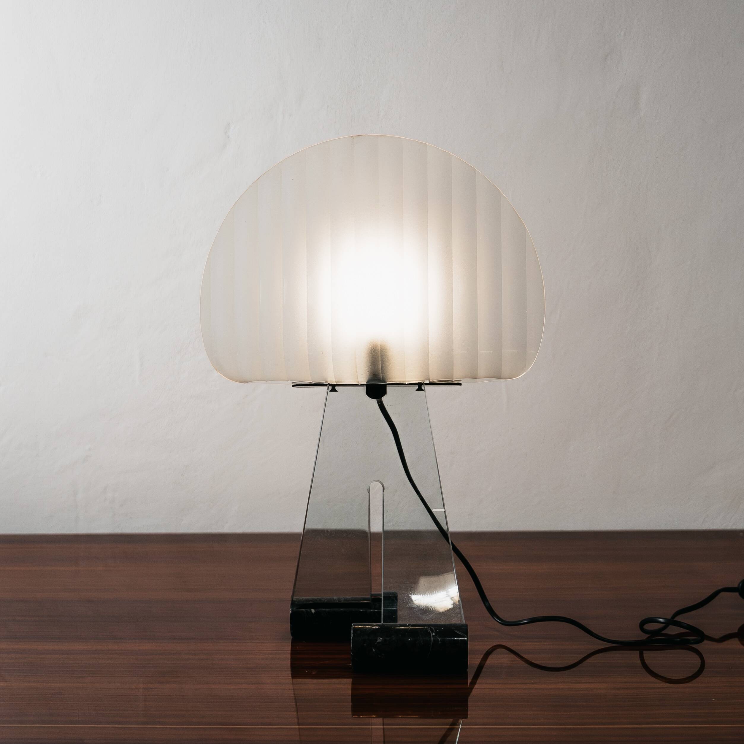 Lampada Da Tavolo Silhouette Design Table Lamp Marble & Glass 1980’s P