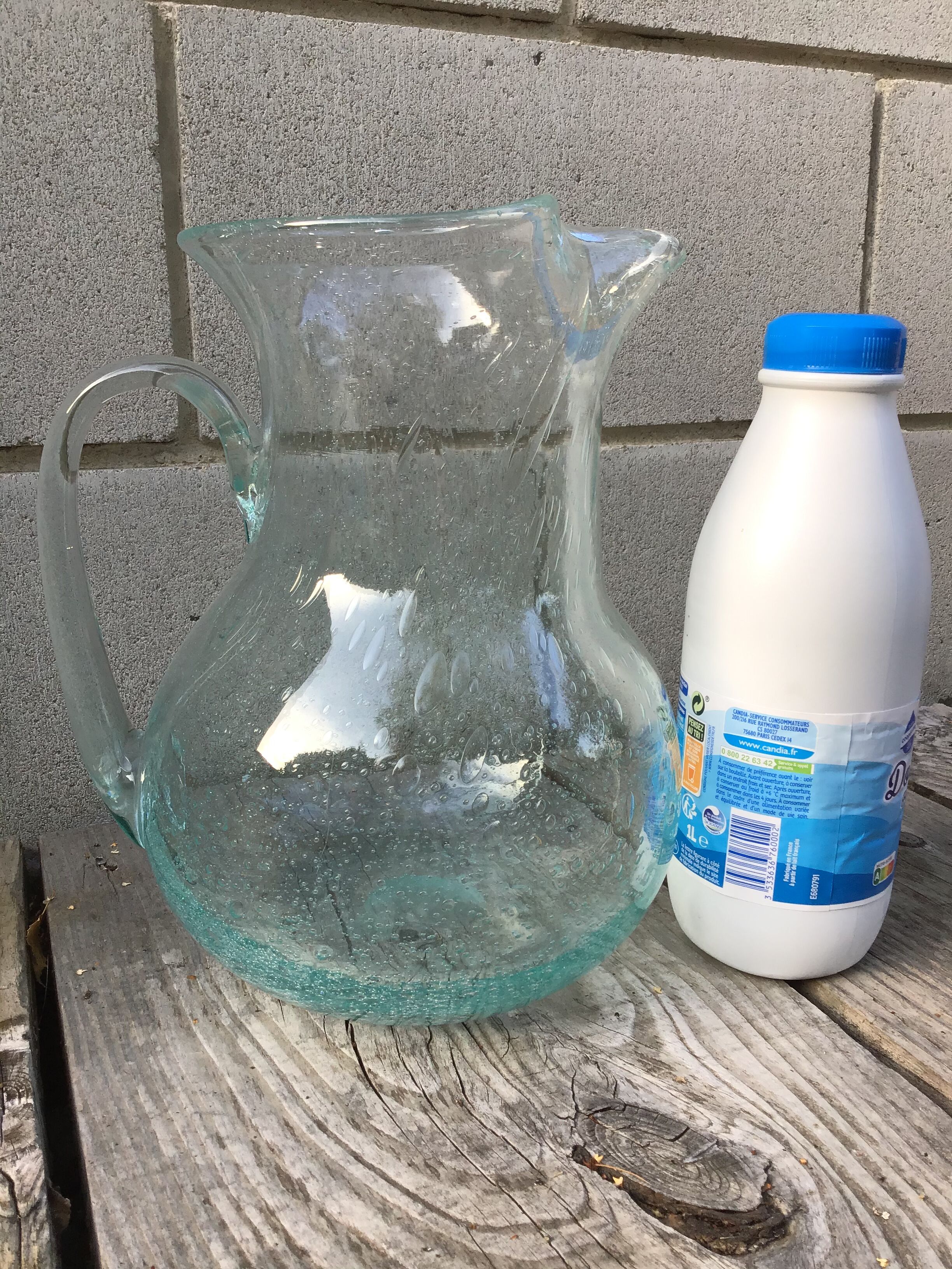 Biot 3litre bubbled pitcher