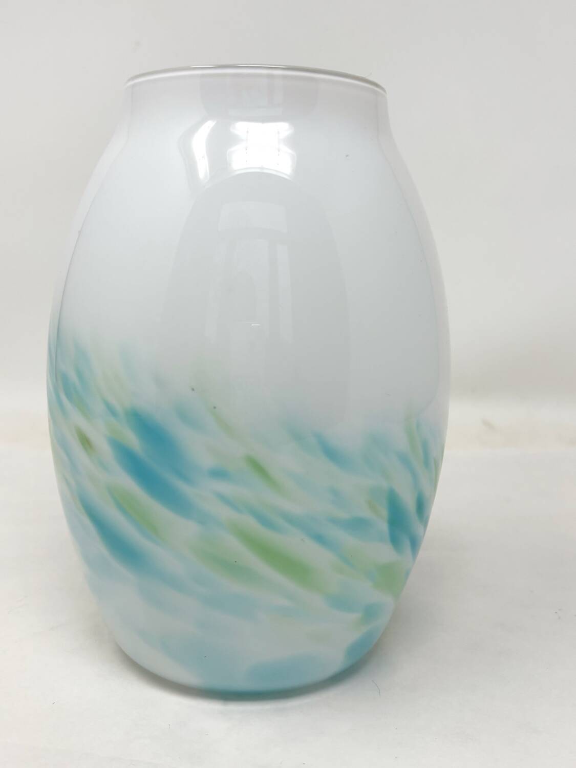 Vase en opaline iittala