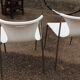 Paire de fauteuils  desing chrome et résine