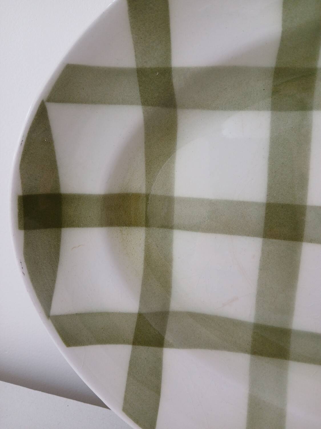 Moulin des Loups presentation dish tablecloth model